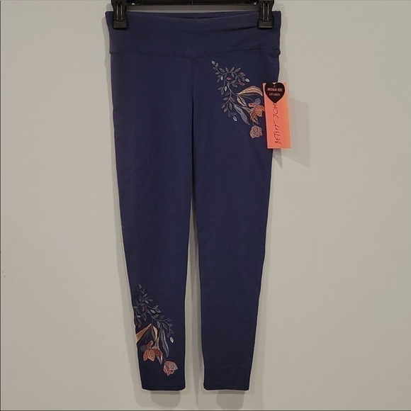 🎉 SALE Betsy Johnson Performance Leggings. Irregular - Picture 1 of 9